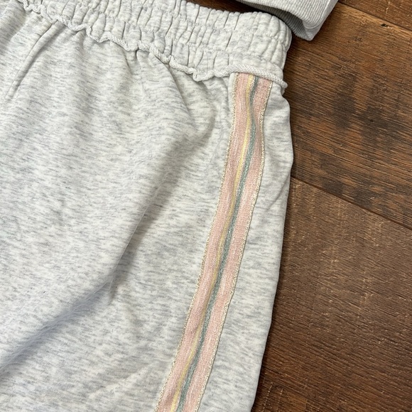 Women’s Hem & Thread Lounge Set - Picture 4 of 7